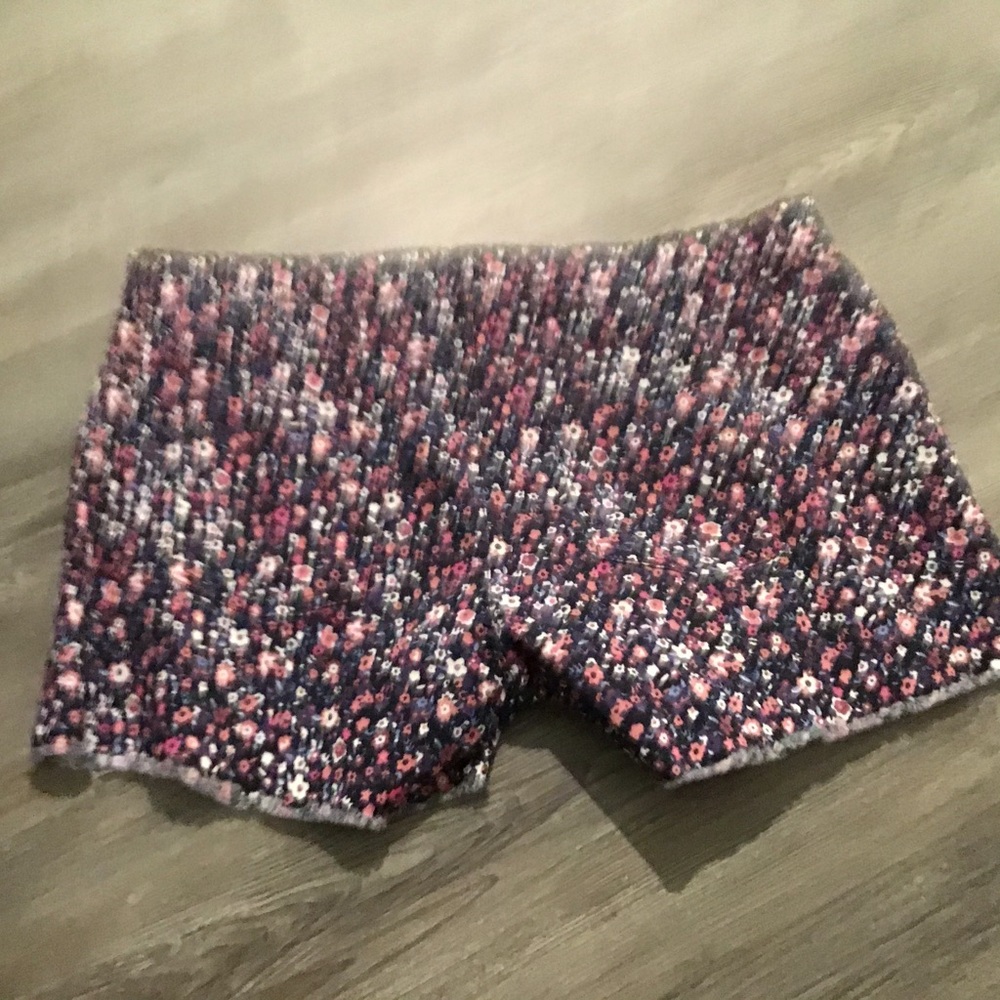 HUE Frayed Hem Short Shorts XL, NWT $28 Stretch Black Floral